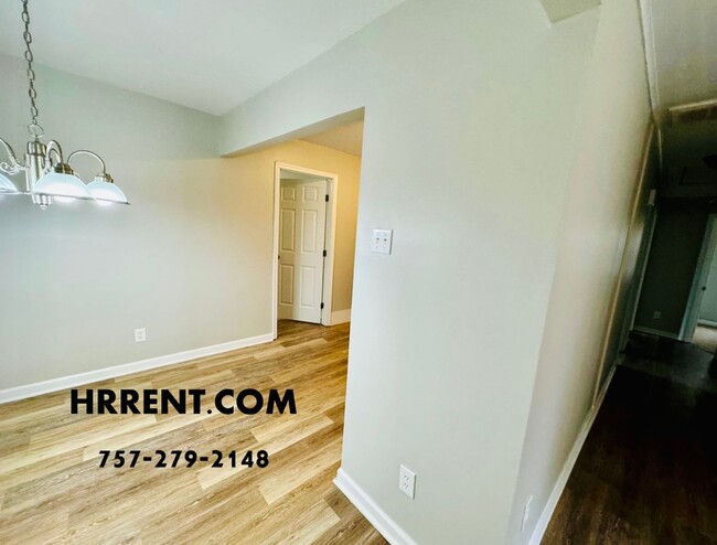 Building Photo - Amazing Newly Renovated 3 Bedroom 1 Bathro...