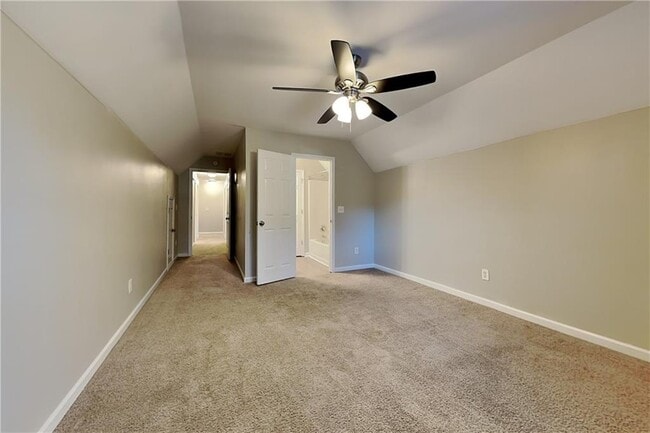 Building Photo - 4020 Hogans Mill Ln