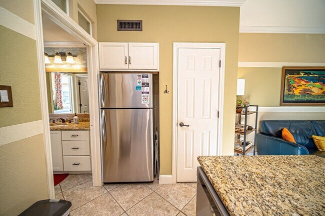 Building Photo - 3404 American Dr