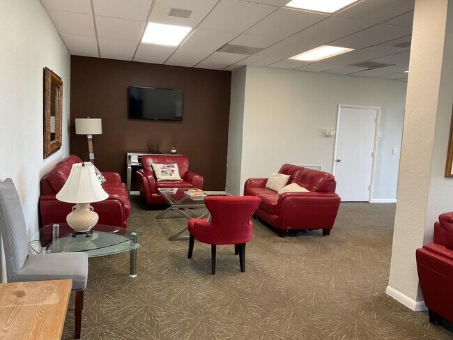 Building Photo - 2425 Presidential Way