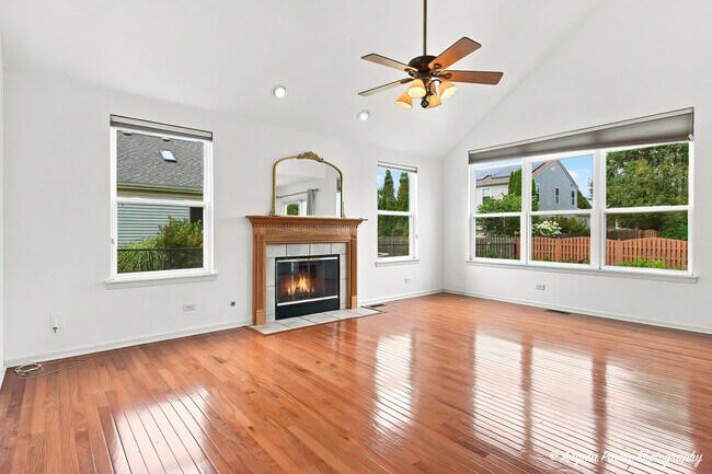 Building Photo - 10570 Wing Pointe Dr