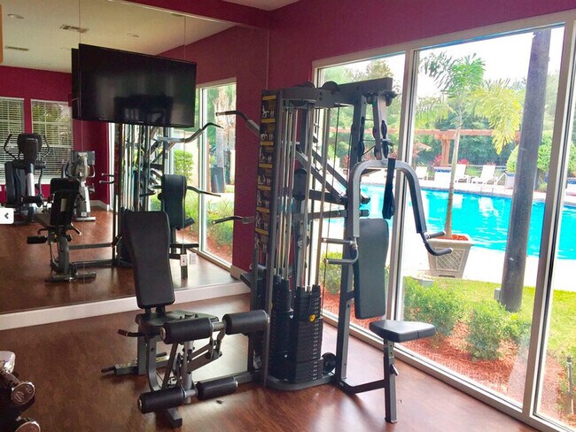 Building Photo - 5372 Diplomat Ct