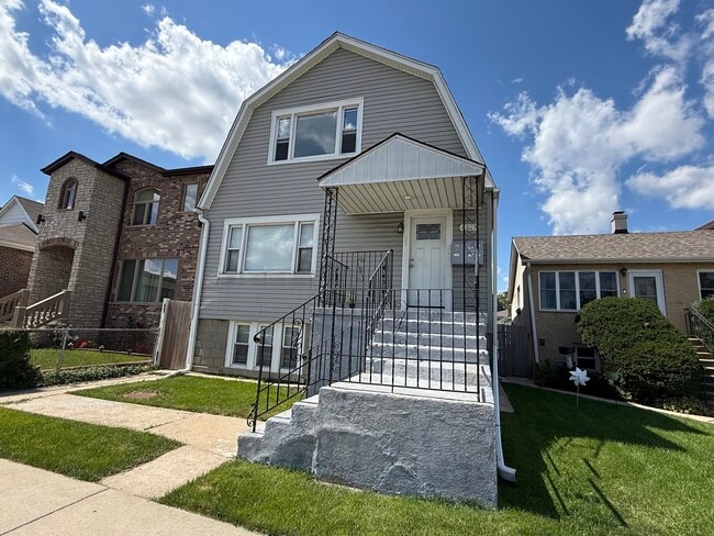 Primary Photo - 4328 N Oak Park Ave