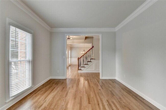 Building Photo - 10665 Wren Ridge Rd
