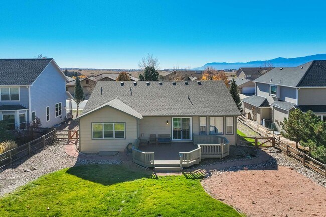 Building Photo - D20 5bdrm Home on Quiet Street in North Co...