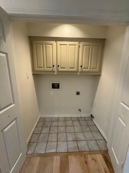 Building Photo - 3123 Bourbon Street Cir