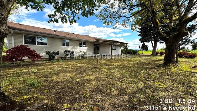 Building Photo - Country Living in Canby - 3 BD | 2 BA Home