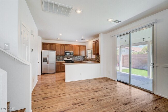 Building Photo - 5033 Apache Valley Ave