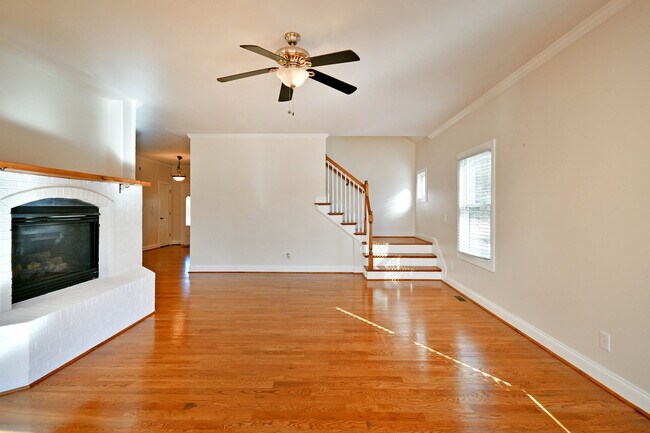 Building Photo - 400 Sunward Path