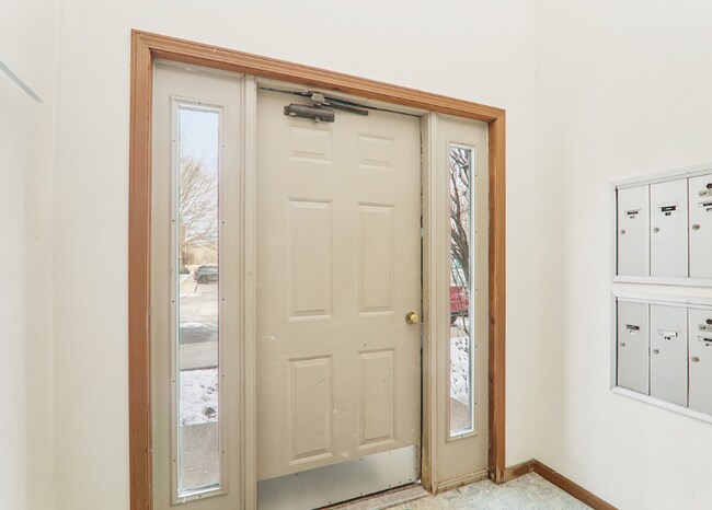 Building Photo - 1374 Cunat Ct