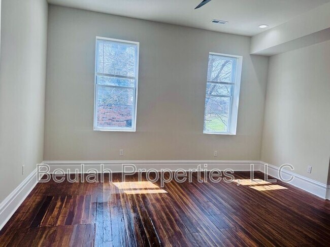 Building Photo - 1306 Sidney St