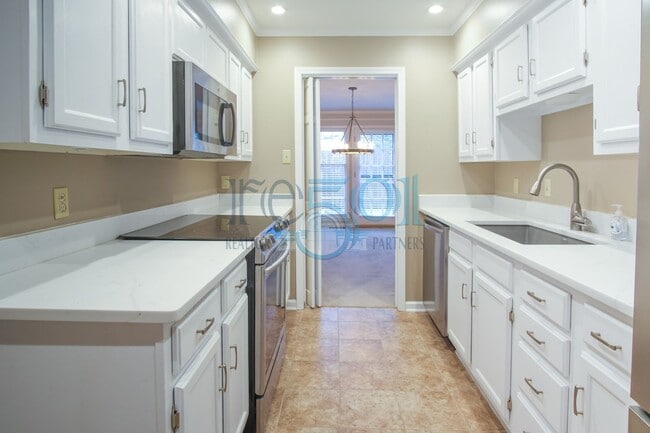 Building Photo - Check out the UPGRADES! Wow!