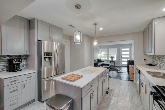 Building Photo - 5502 Burgundy Dr