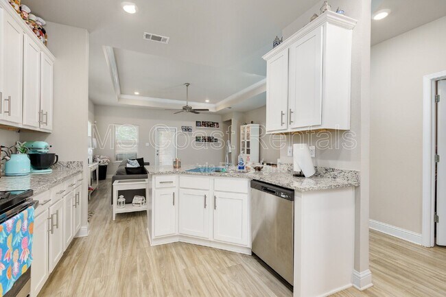 Building Photo - 5702 Overland Dr