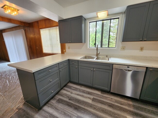 Primary Photo - 221 - Steelhead Ave Duplex