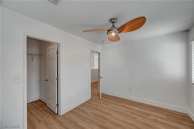 Building Photo - 9985 Big Bow Springs Ct