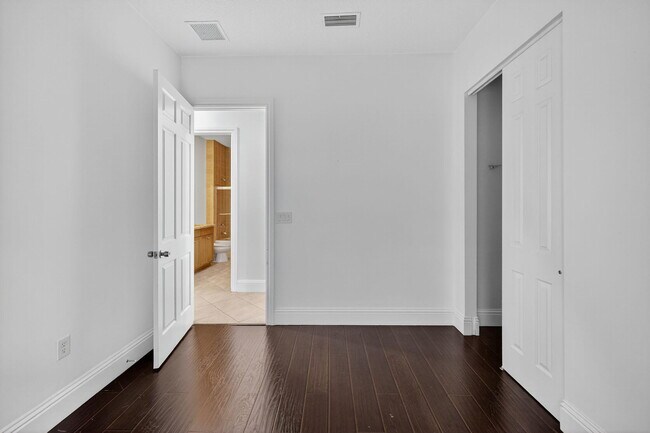 Building Photo - 6072 NW 116th Dr