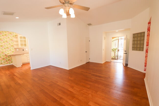 Building Photo - 64900 Desert Air Ct