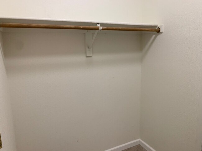 Building Photo - *STUNNING* 3 BEDROOM IN STETSON HILLS