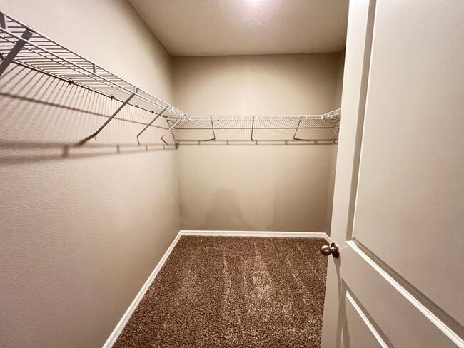 Building Photo - Spacious 4-Bedroom Smart Home in Belleview | No HOA Application Required - PROMO!! NO LEASE ADMIN...