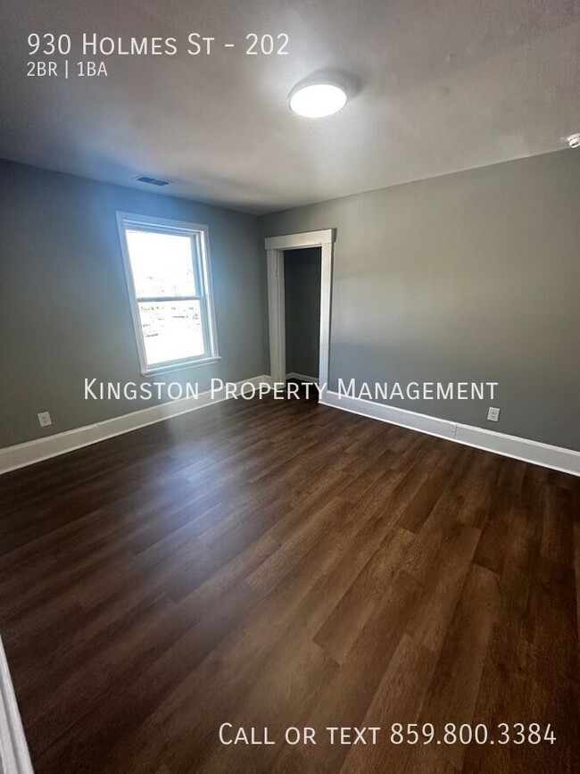 Building Photo - Newly Renovated 2 Bedroom Now Available! 1...