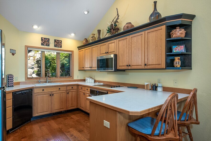 Building Photo - 222 Pennant Ln
