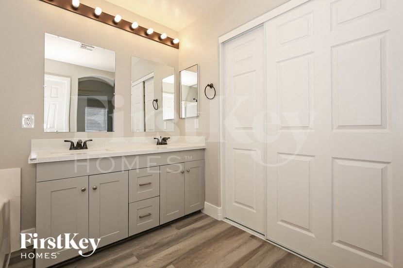 Building Photo - 817 Fort Mandan Ct