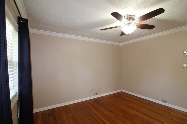 Building Photo - Award winning schools. Stunning home.  Centrally Located.