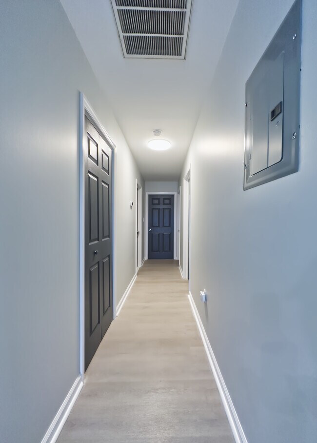 Building Photo - 1001 Garfield Ave