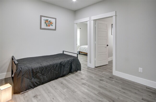 Building Photo - 9305 Tower St