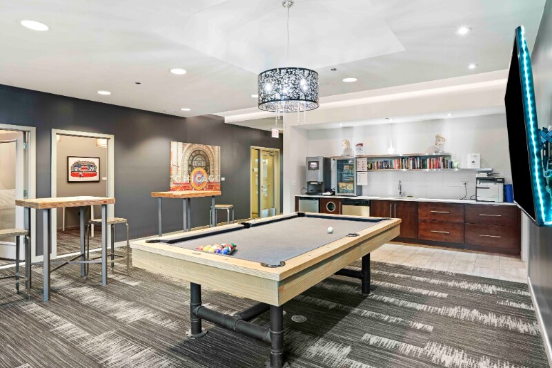 Building Photo - 3774 N Halsted St