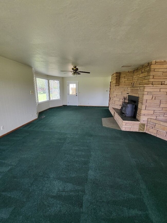 Building Photo - STATUS: *RENTED*| R98C | $2095.00