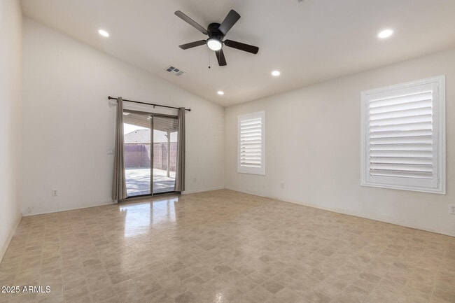 Building Photo - 4410 N 124th Ave