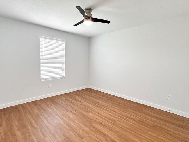 Building Photo - Charming Country Living with Modern Comforts!