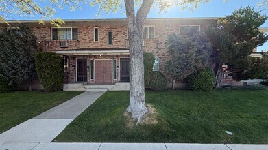 Building Photo - 1100 Harvard Wy