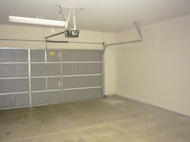 Building Photo - 7626 E Shadybrook Ln