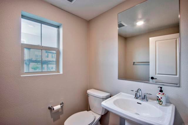 Building Photo - 1089 Delpy View Point