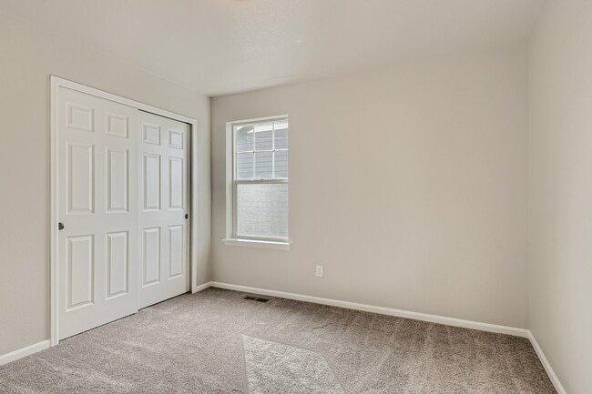 Building Photo - 6842 S Uriah St