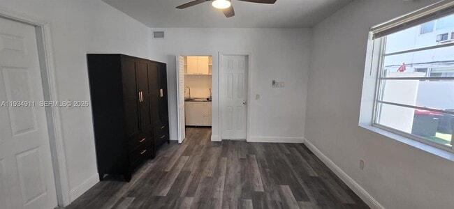 Building Photo - 8430 Harding Ave