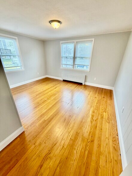 Building Photo - 78 Haddon St