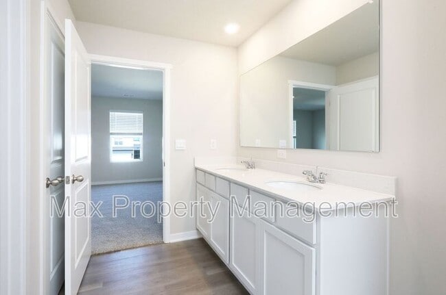Building Photo - 5607 153rd St
