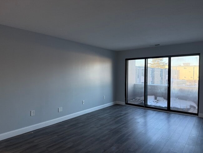 Building Photo - 22 Shrewsbury Green Dr