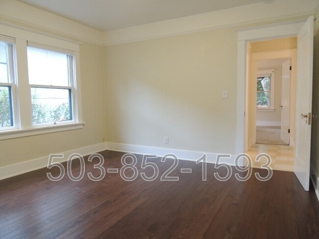 Building Photo - 122 SE 60th Ave