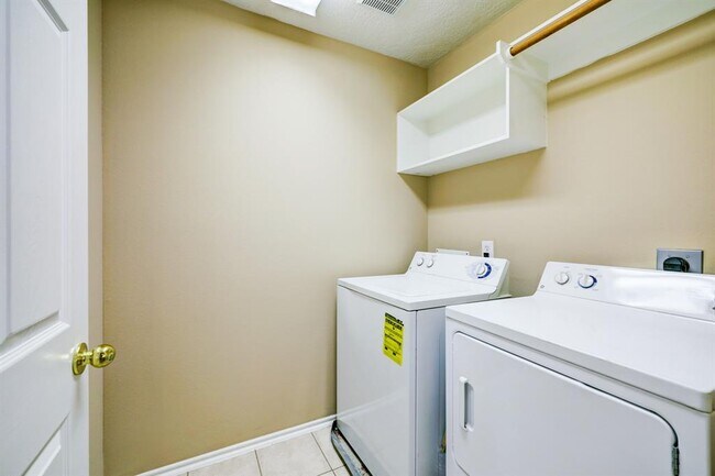 Building Photo - 14306 Mirkwood Ln