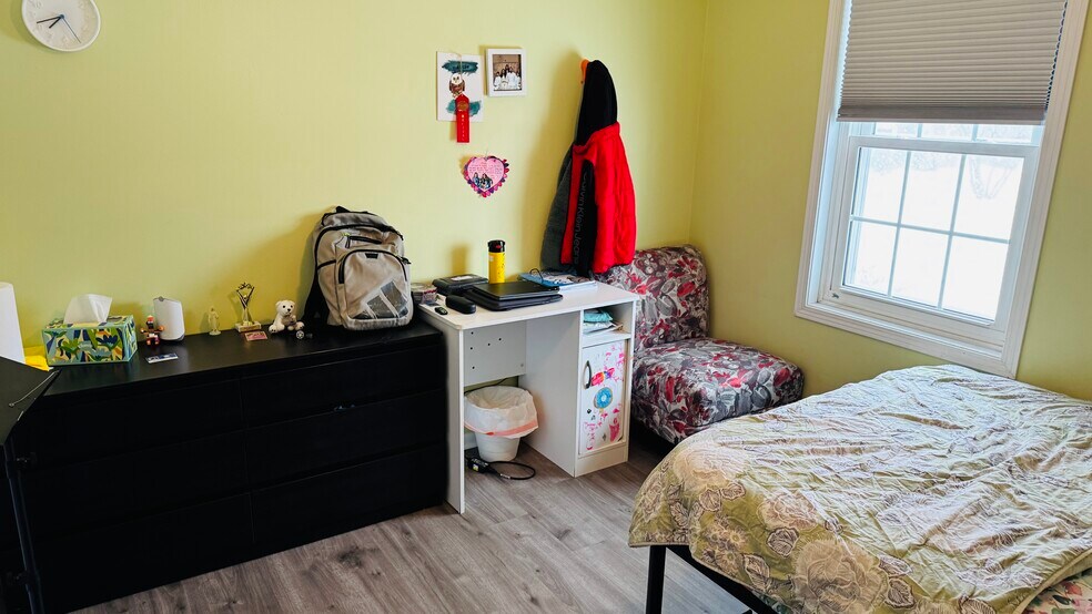 Building Photo - W174N5125 Mulberry Ln