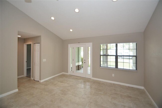 Building Photo - 17 Evansville Ln