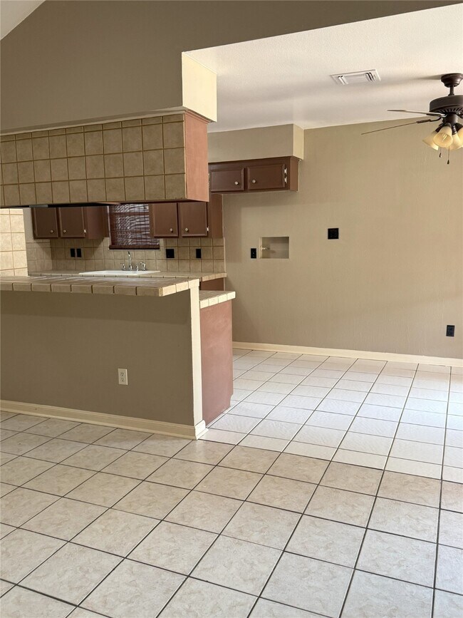 Building Photo - 21430 Park Green Dr