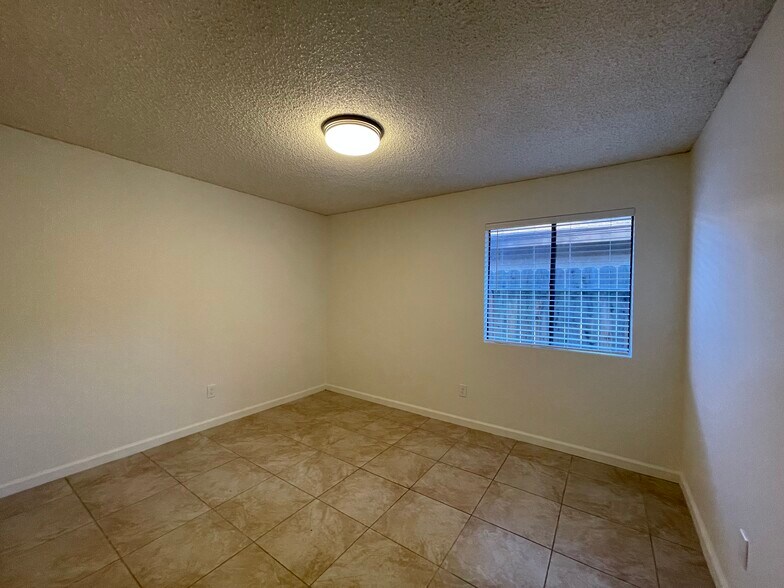 Building Photo - 3412 Ashe Rd