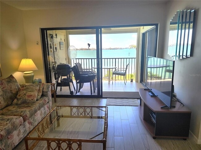 Building Photo - 6287 Bahia Del Mar Cir N