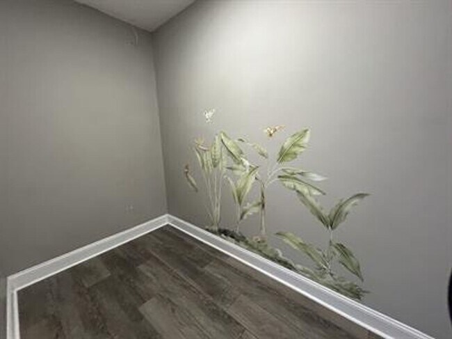 Building Photo - FALL MOVE-IN SPECIAL: $500 OFF 1st MONTH'S...